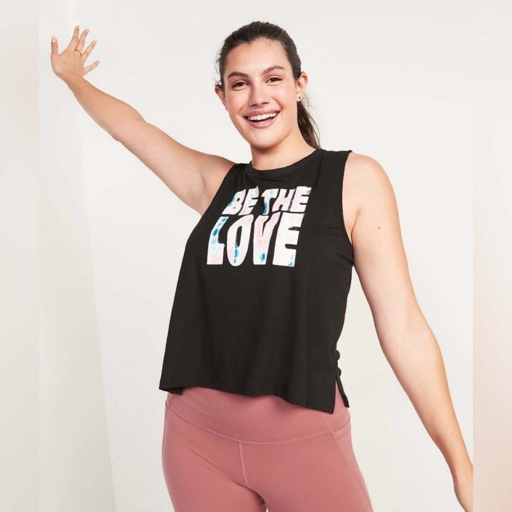 NWOT Old Navy Active Crop Top